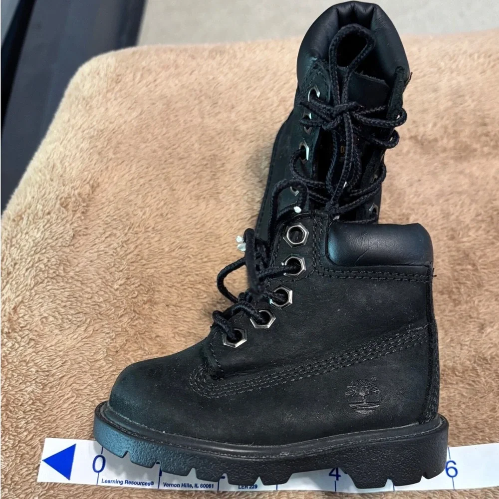 Timberland Waterproof Leather Ankle Boots  classic Black Toddler‎ Size 4 EUC
